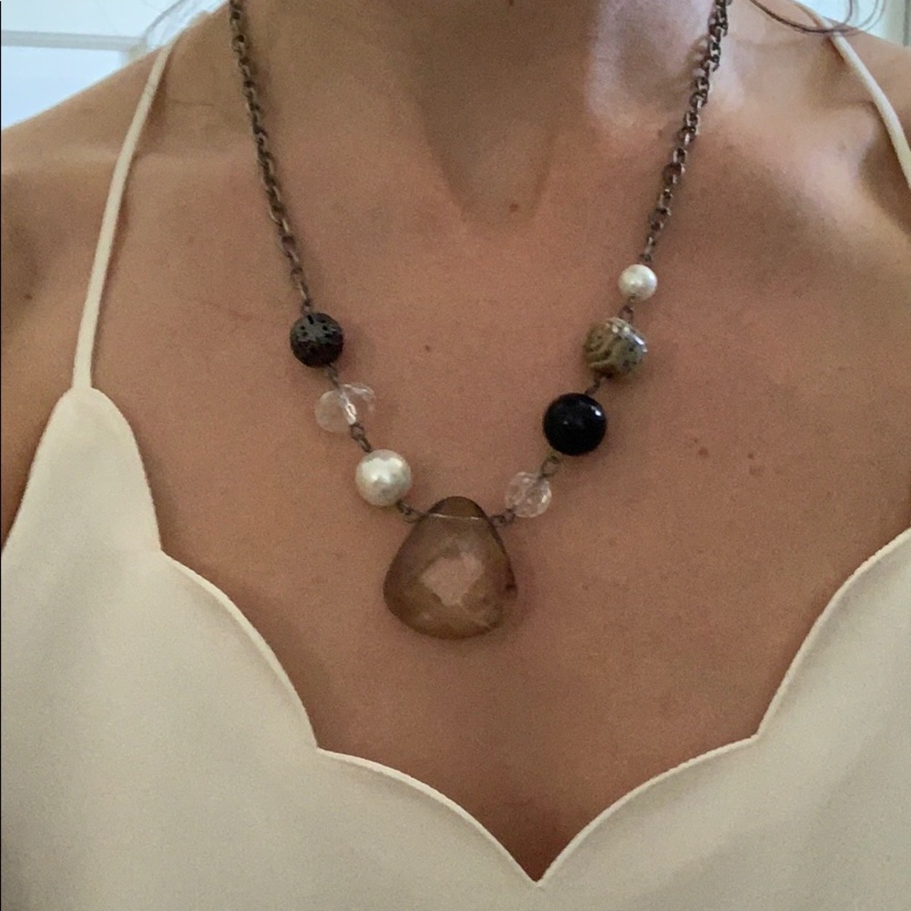 AE 7 gem necklace